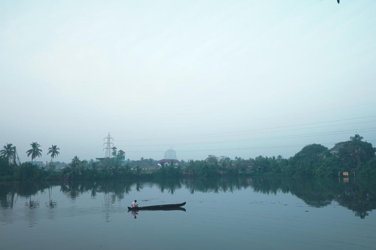 Anaya'S Lake House Kochi エクステリア 写真